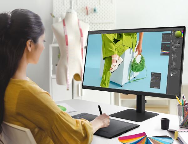 samsung viewfinity s7 s32d700 32" 4k ultra hd va-panel office monitor